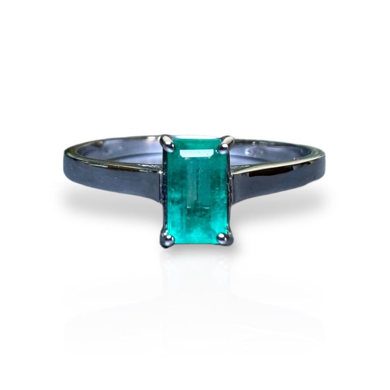 Genuine 0.37ct Colombian Emerald set in 18k Solid W Gold Elegant Ring