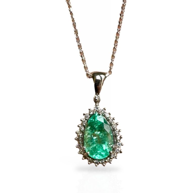 Authentic 1.57ct Natural Colombian Emerald set on a 18k Solid Gold Necklace with 0.15ct Natural Diamonds