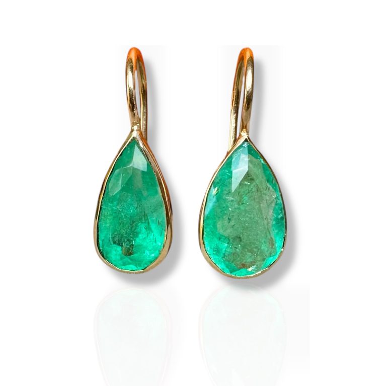 Look at the extraordinary beauty of these 5.17ct Colombian Emerald on 18k Solid Gold teardrop Earrings