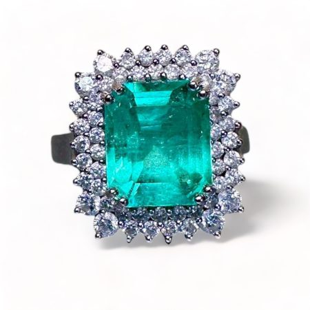 There is no other possibile origin for this powerful 2.94ct Muzo Colombian Emerald set on 18k Solid Gold Ring with 0.70ct Natural Diamonds