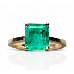 Breathtaking GRS certified 1.50ct Muzo Colombian Emerald  set on 18k Solid Gold Ring