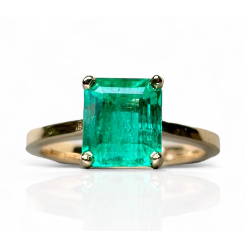 Breathtaking GRS certified 1.50ct Muzo Colombian Emerald  set on 18k Solid Gold Ring