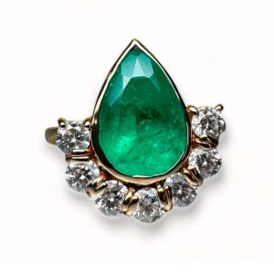 3.60ct Majestic & Unconventional Muzo Colombian Emerald Ring set on 18k Solid Gold with Natural Diamonds