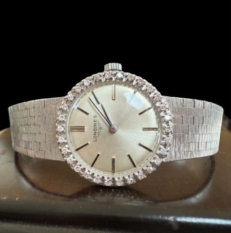 Superlative 18k Solid Gold and Diamonds Longines Ladies' wristwatch