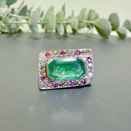 Refined 18K Yellow Gold Ring, 12.5 g, Emerald, Diamonds and Rubies, Vintage Fine Jewelry