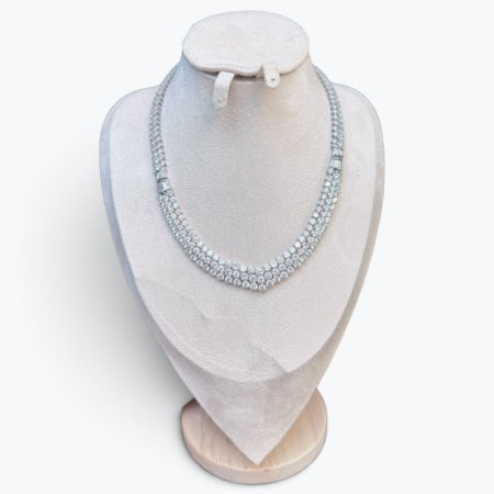 Luxurious platinum necklace with 58 ct F-VVS diamonds, weighing 95 gr